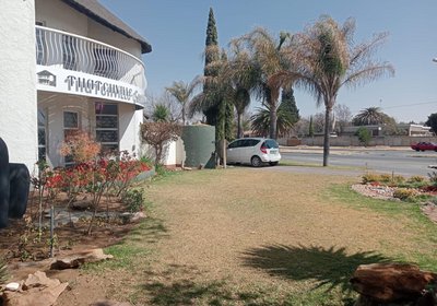 Thatchville Guesthouse