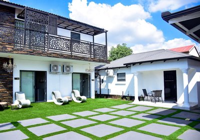 C'est La Vie Guest House