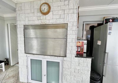 Lillies and Leopards Holiday Home 