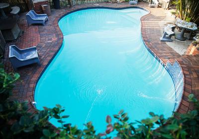 Ansteys Beach Self-Catering and Backpackers