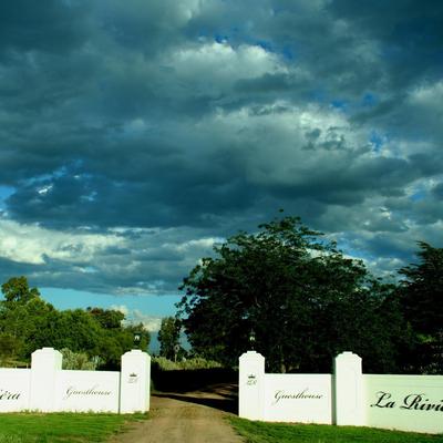 La Riviera Guest House and Spa