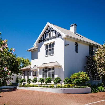 Whispering Oaks