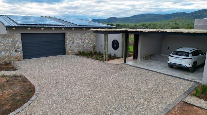 Izakithi River Villa