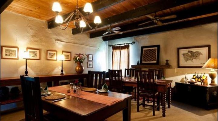 Leeuwenbosch Shearer's Lodge - Amakhala Game Reserve