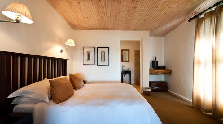 Leeuwenbosch Shearer's Lodge - Amakhala Game Reserve