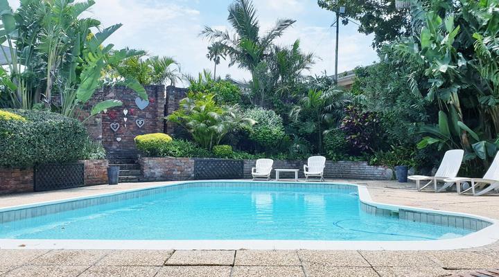 Leopard Tree Bed & Breakfast