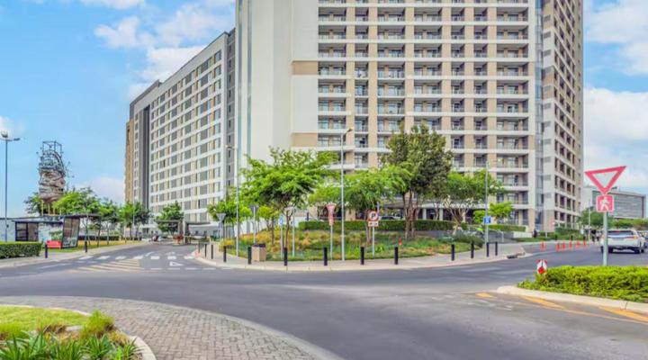 StayCeity at Menlyn Maine