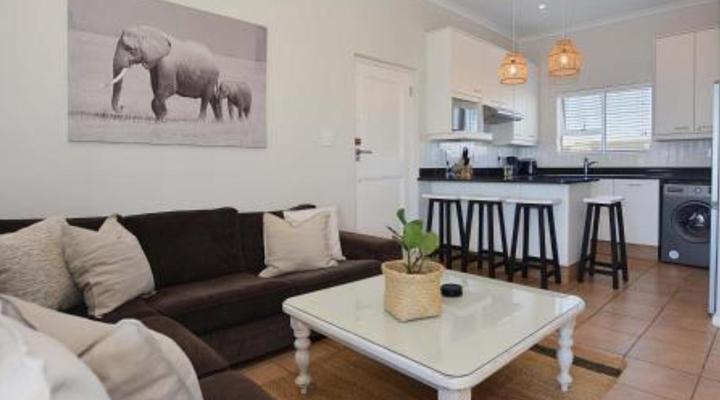 Big Bay Beach Club 220