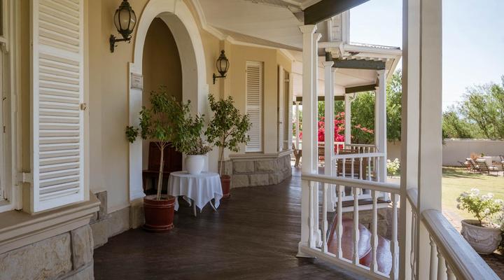 Bakenskraal Ostrich Palace