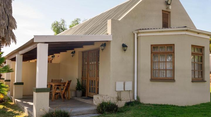 Bakenskraal Ostrich Palace