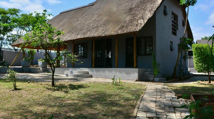 Emathulini Holiday Home