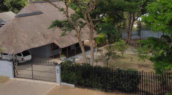 Emathulini Holiday Home