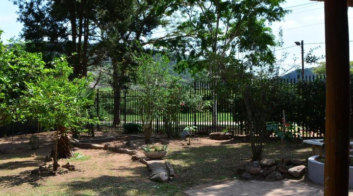 Emathulini Holiday Home