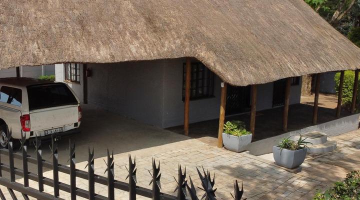 Emathulini Holiday Home