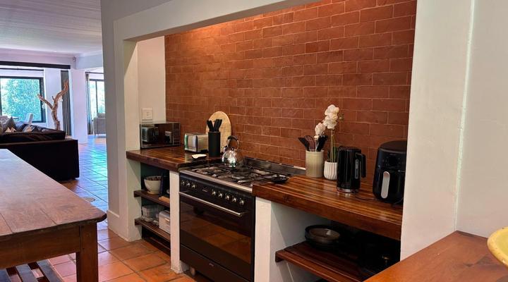 House 28, Fort Village