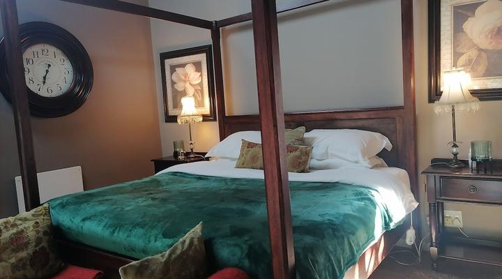 Hawklee Country House