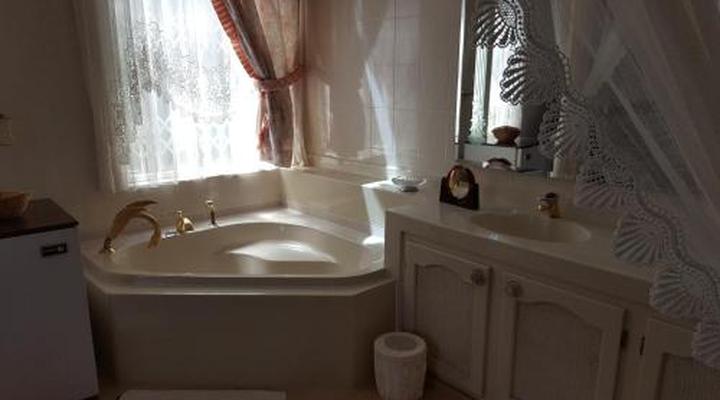 Bokmakierie Country Lodge