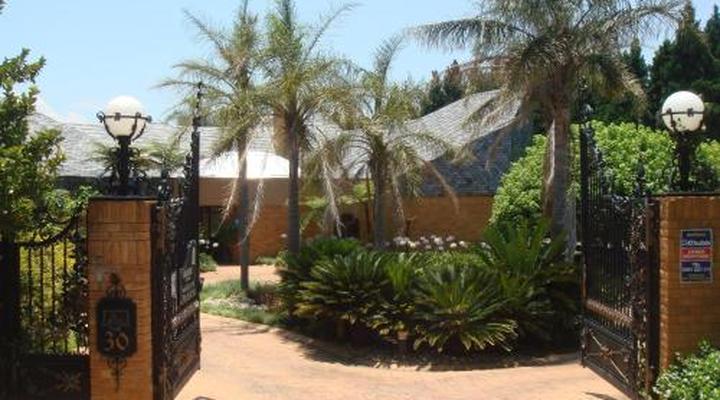 Bokmakierie Country Lodge