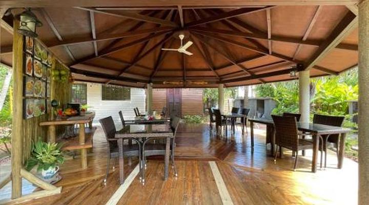 La Digue Holiday Villa