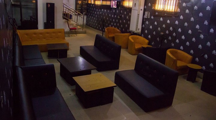 Glasshouse Hotel and Suites