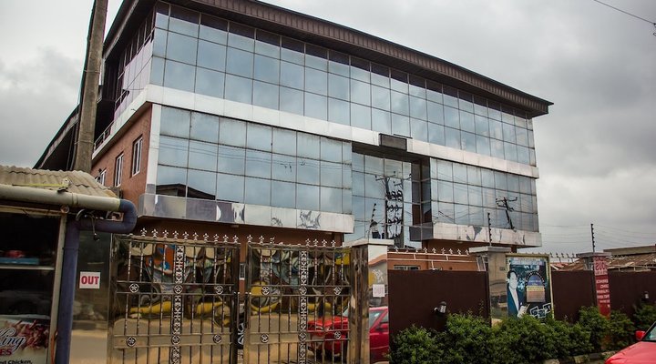 Glasshouse Hotel and Suites