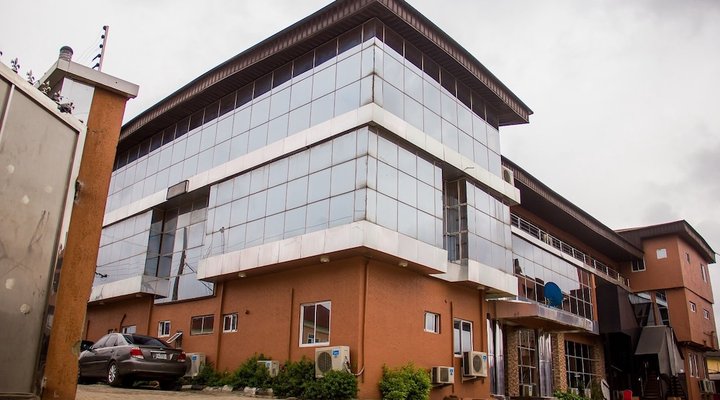 Glasshouse Hotel and Suites