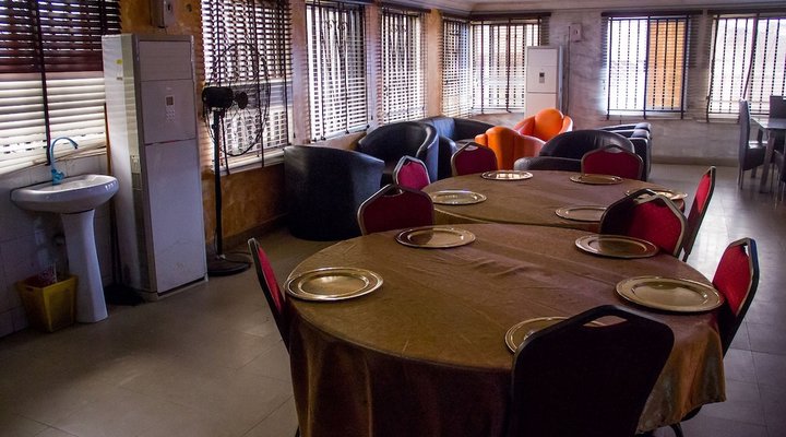 Glasshouse Hotel and Suites