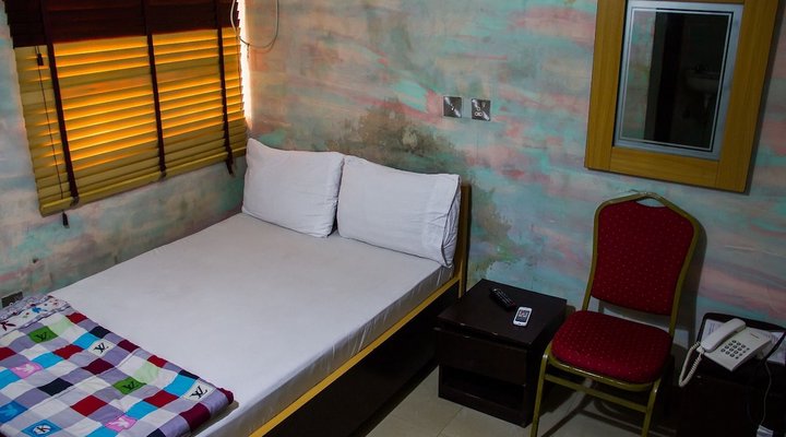 Glasshouse Hotel and Suites