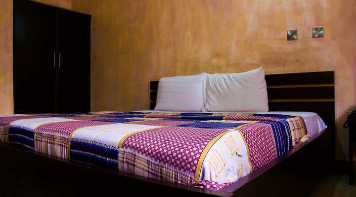 Glasshouse Hotel and Suites