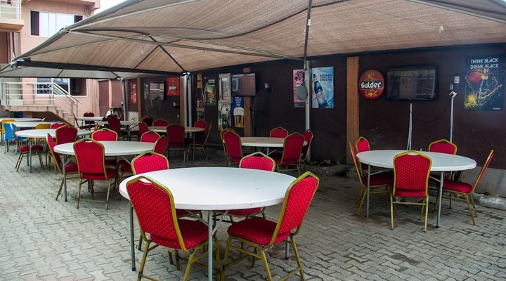 Glasshouse Hotel and Suites