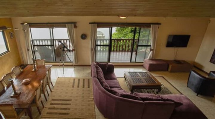 Catembe Gallery Hotel