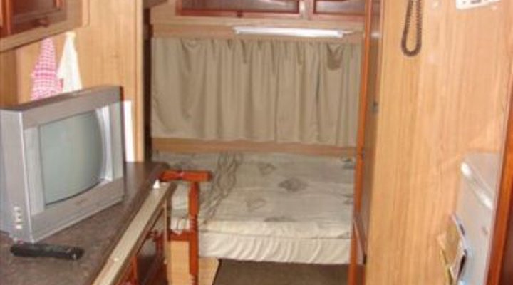 Caravan Lodge