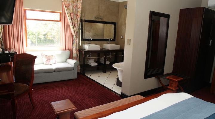 Village Ridge Boutique Hotel