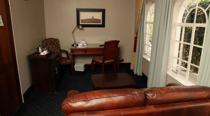 Village Ridge Boutique Hotel