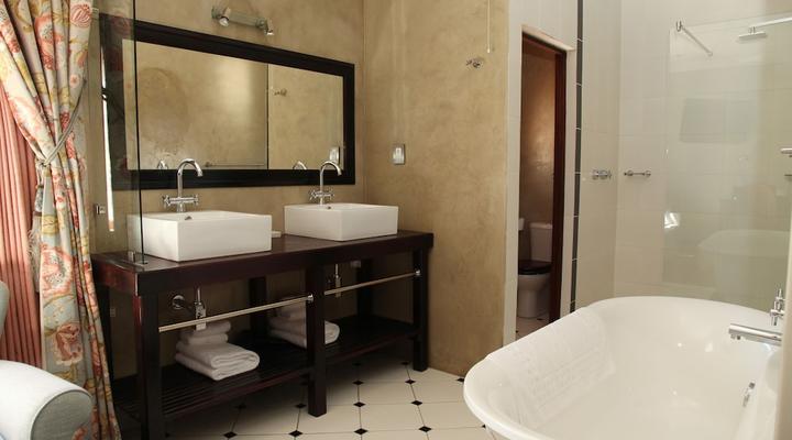 Village Ridge Boutique Hotel