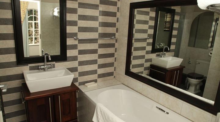 Village Ridge Boutique Hotel