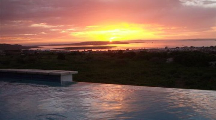 At the Rocks Guesthouse