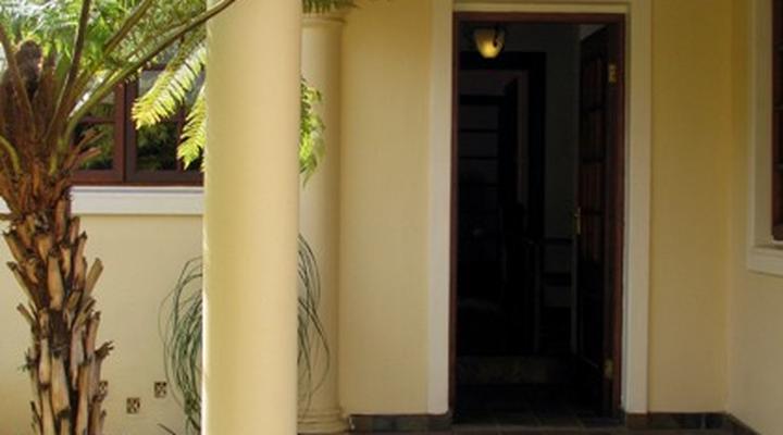 10 Anderson Guesthouse