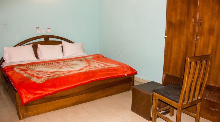 Creme Suites Hotel