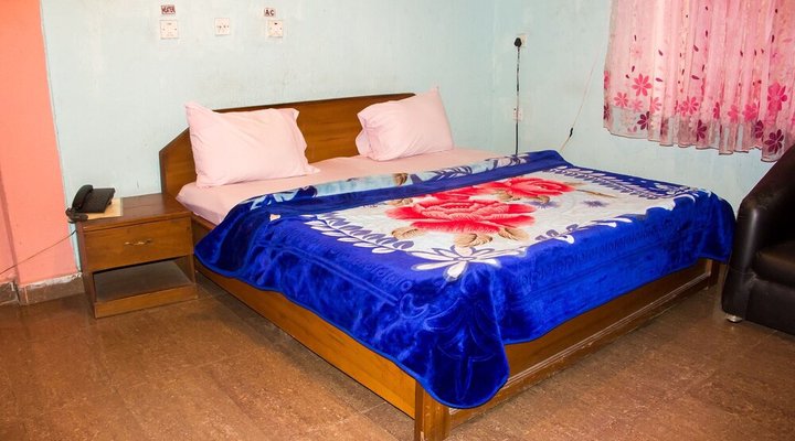 Creme Suites Hotel