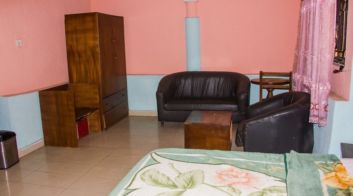 Creme Suites Hotel