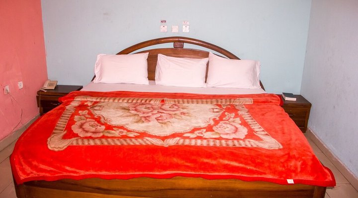 Creme Suites Hotel
