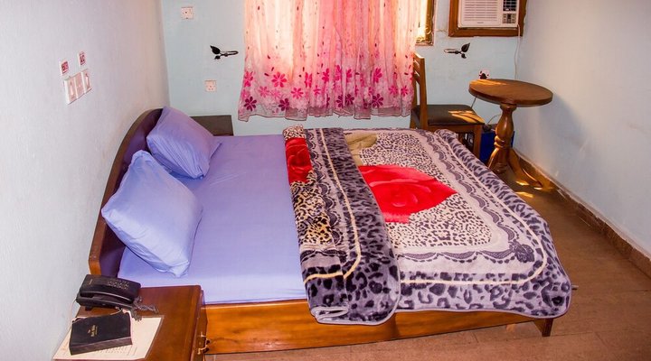 Creme Suites Hotel