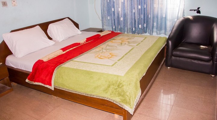 Creme Suites Hotel