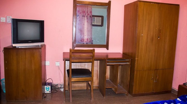 Creme Suites Hotel