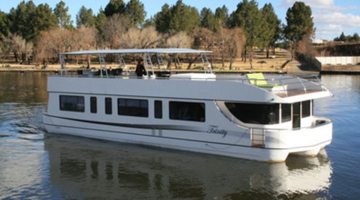 Liquid Living Houseboat