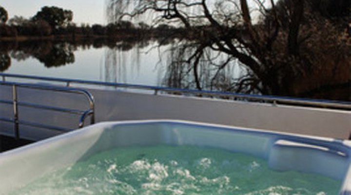 Liquid Living Houseboat