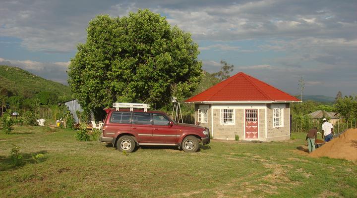Hexagon Mbili Farm Lodge