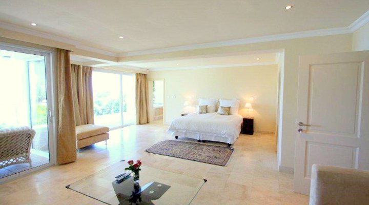 Azure Blue- Luxury Llandudno Villa