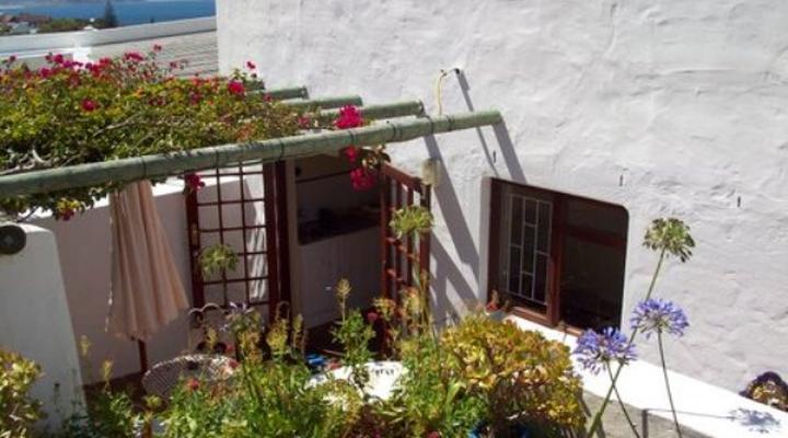 Rocky Beach Holiday Lets